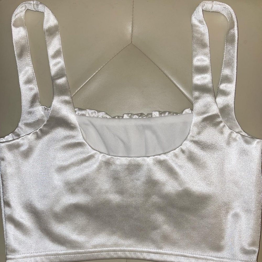 Satin crop top - Picture 2 of 2